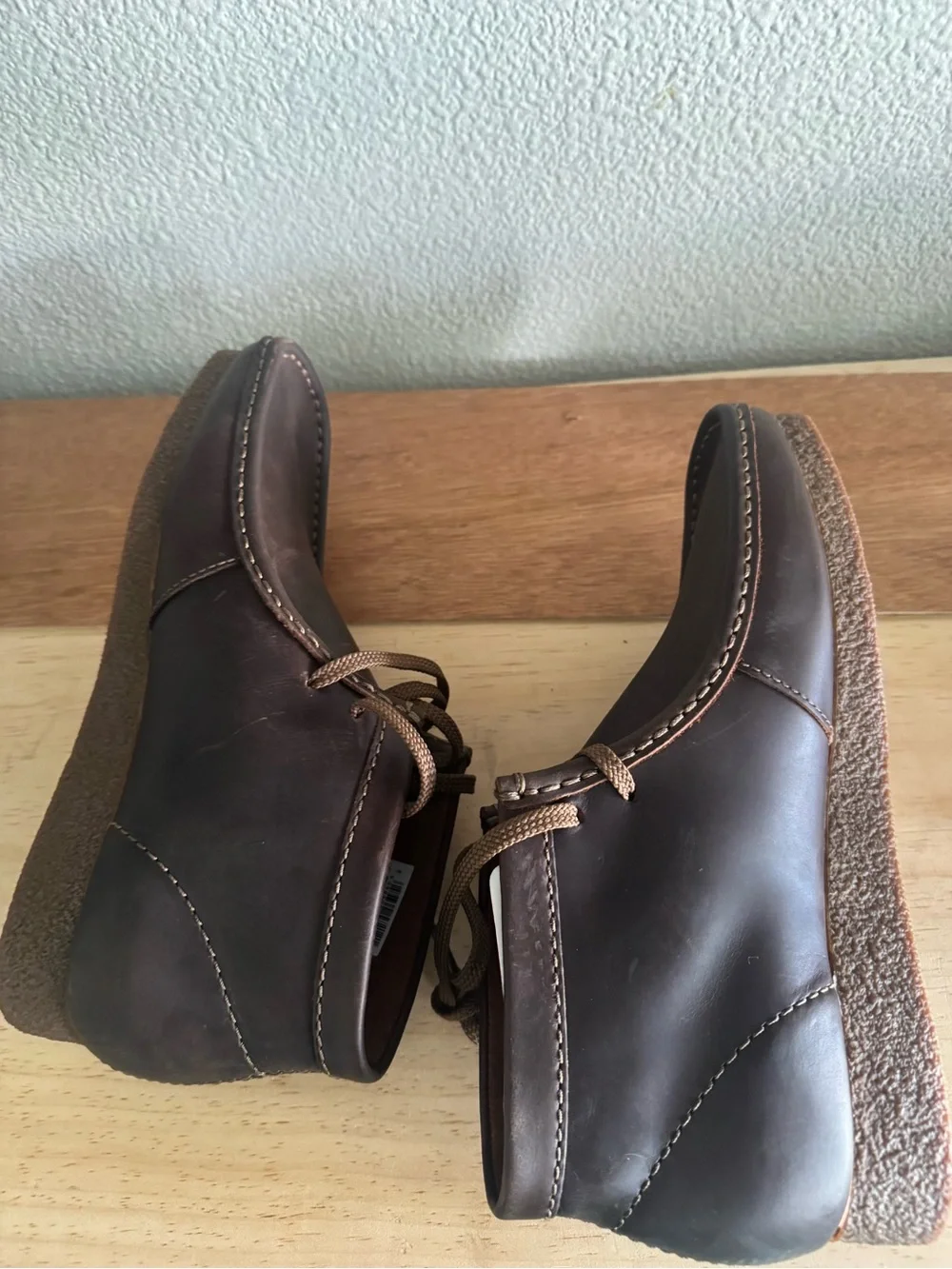 CLARKS Men's Leather shacre Boots in beeswax brown size 9